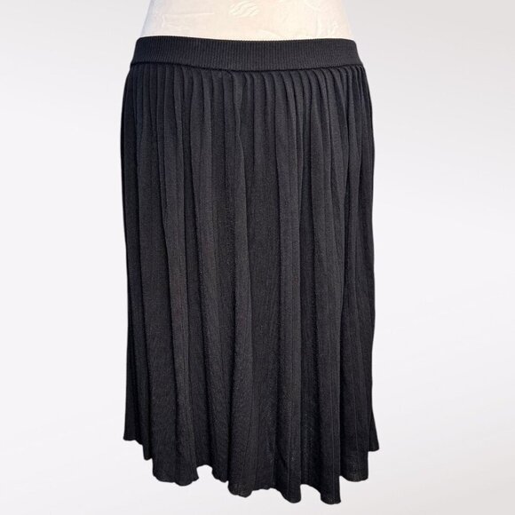 T Tahari Black Pleated Skirt Lightweight Chiffon Petite Small - Picture 1 of 10